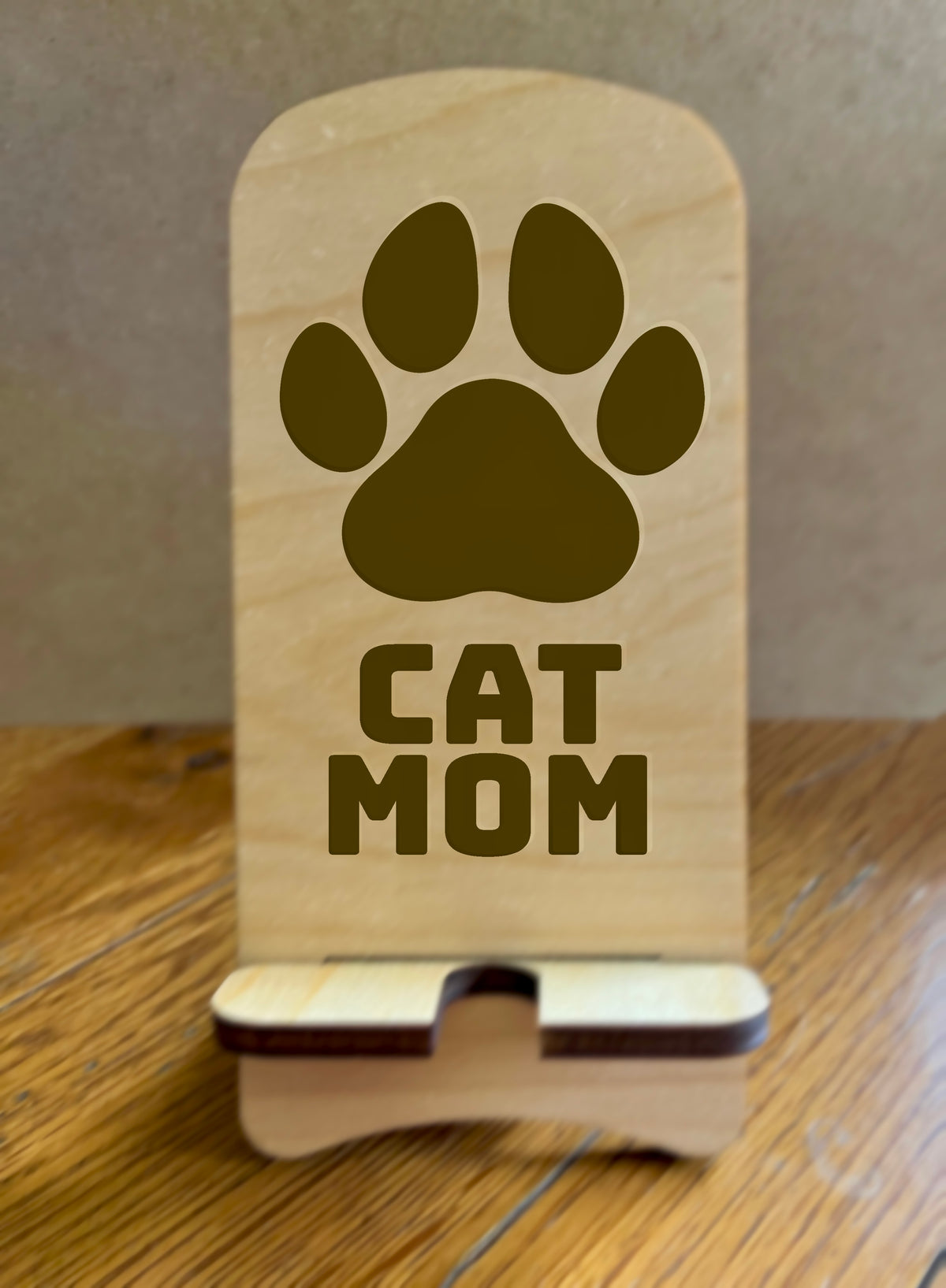 20089 LEW PHONE STAND w Cat Mom HQ-TBM