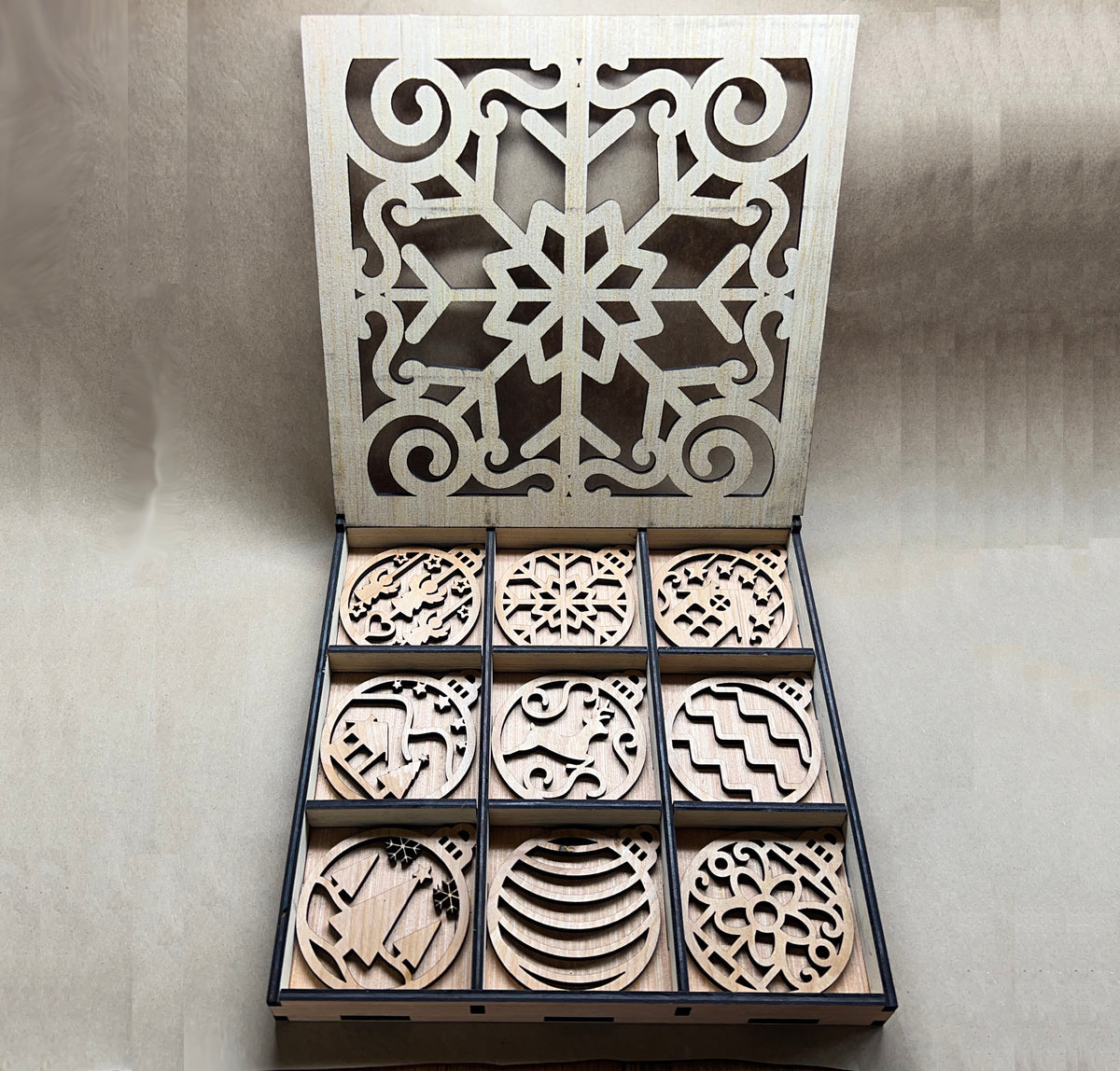 20104 Handmade Laser Cut Ornament Set 27pcs w/Wood Box HQ-TBM